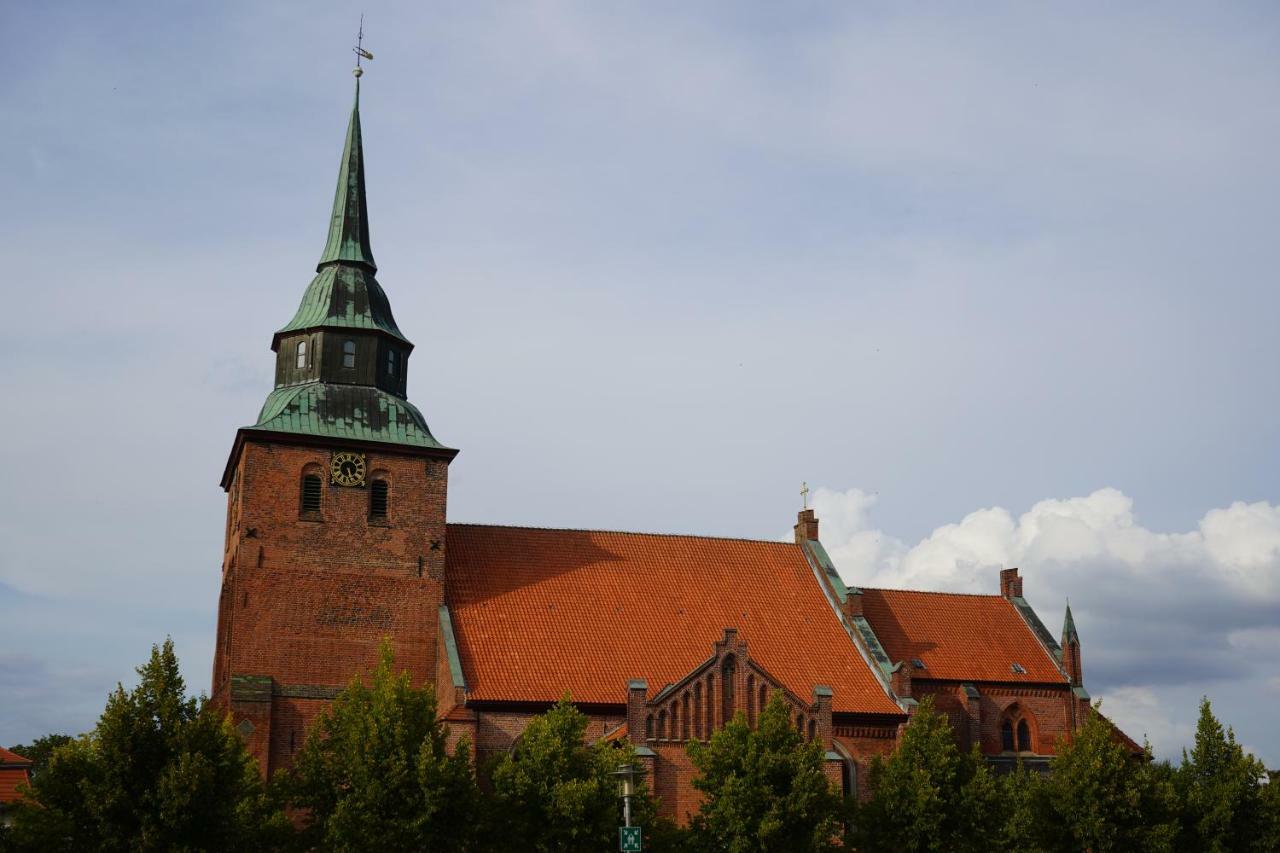 Ferienwohnungen Hafenblick 博伊岑堡 外观 照片