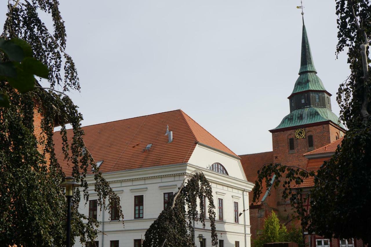 Ferienwohnungen Hafenblick 博伊岑堡 外观 照片
